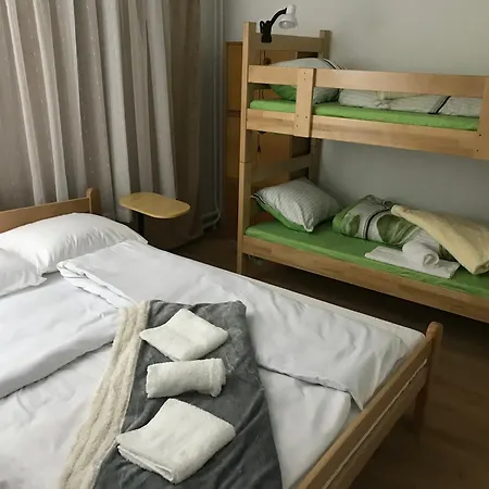 Family Escape Free Parking Apartment